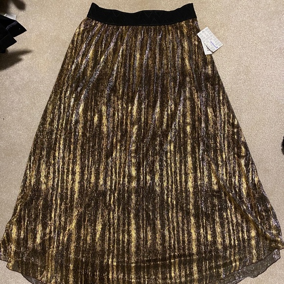 Lularoe- Lucy skirt - Picture 2 of 3